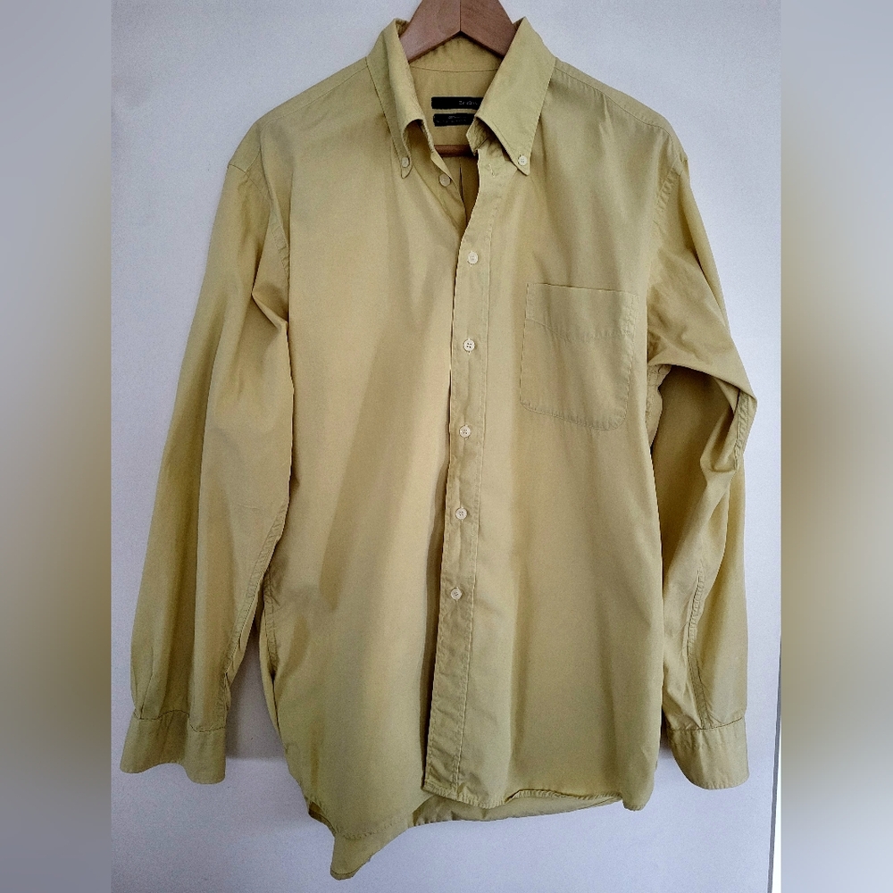Zara Casual Button Down Shirt with Relaxed Fit